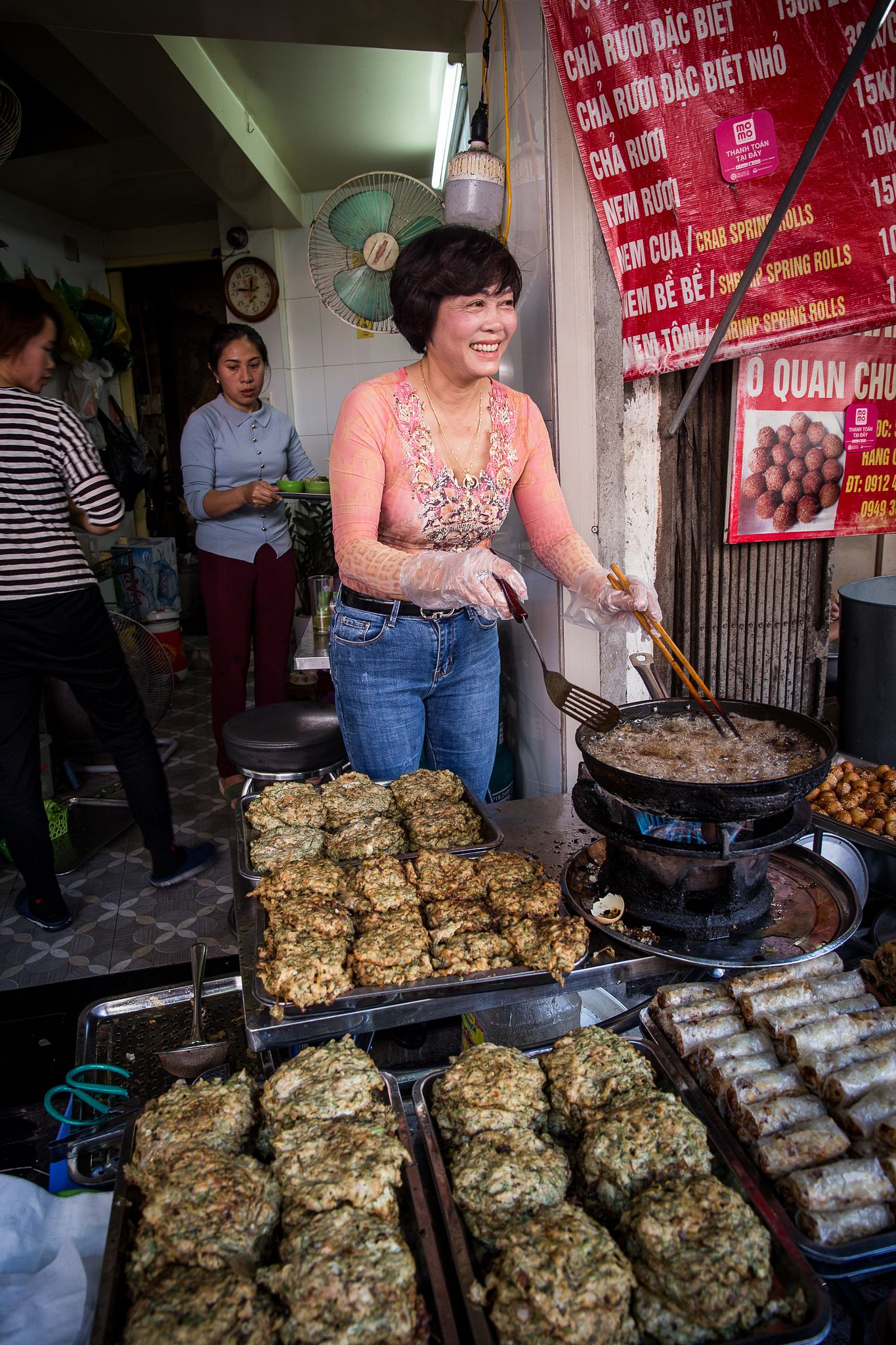 Cha Ruoi Hung Thinh, популярный ресторан chả rươi в Ханое. Фото Джули Вола.