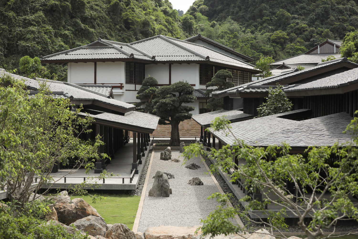 Yoko Onsen Quang Hanh