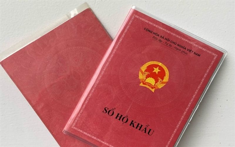 Книги регистрации домашних хозяйств и бумажные книги временного проживания не будут выдаваться с 1 июля. Фото: Нгок Тханг