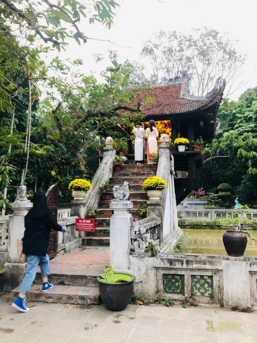 Пагода на одном столбе (Chùa Một Cột, One Pillar Pagoda), также известная как пагода Дьен Хуу или Лиен Хоа Дай, была построена в 1049 году Ли Тхай Тонгом (1028-1054), королем династии Ли во Вьетнаме. Фото: Лам Ханой