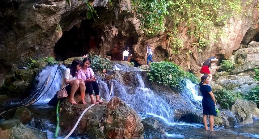 Пещера Фуонг Хоанг, ручей Суой Мо Га, подарок Матери-природы (Фото: Galatourist)