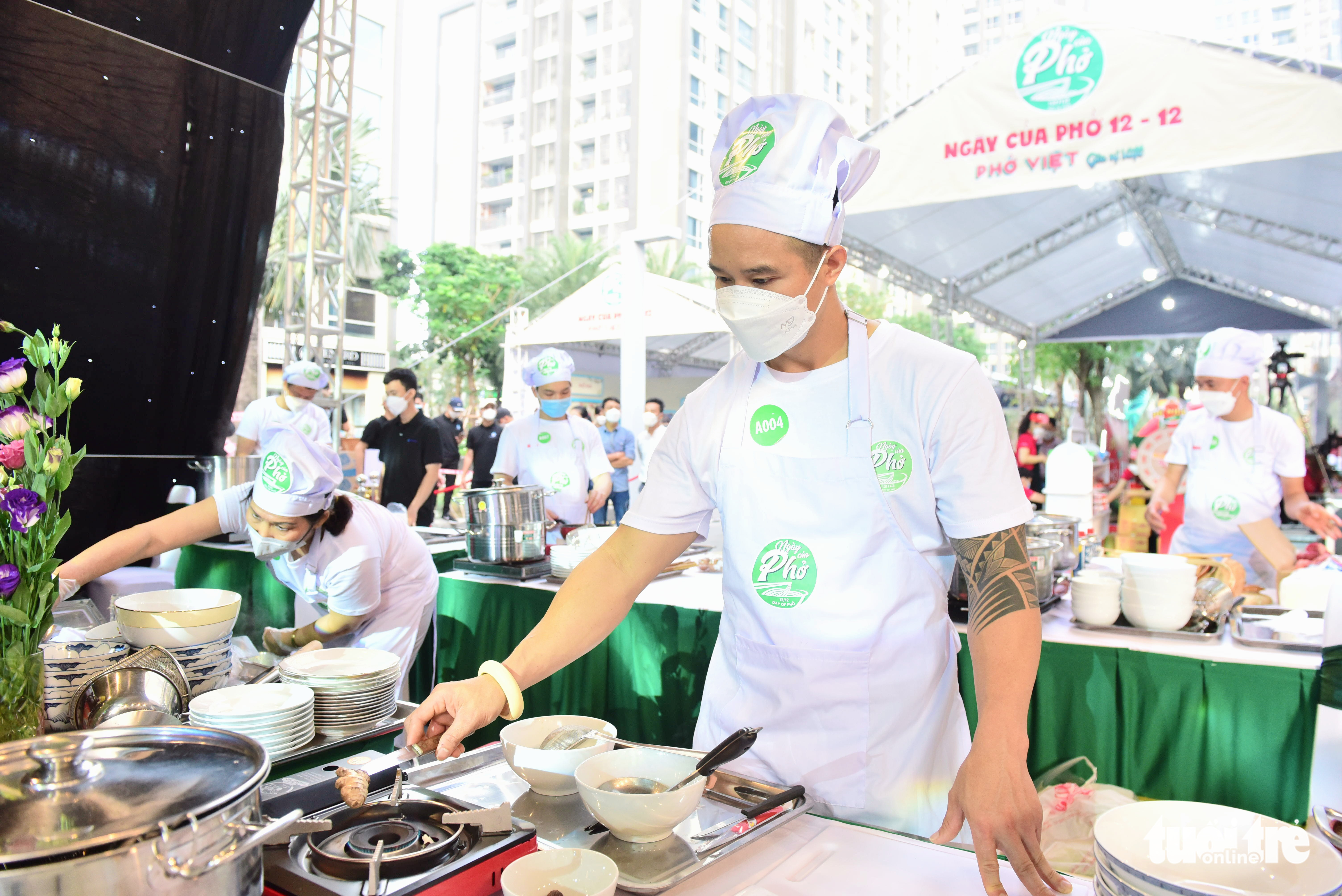 Участники соревнуются в конкурсе на поиск лучших шеф-поваров Вьетнама 