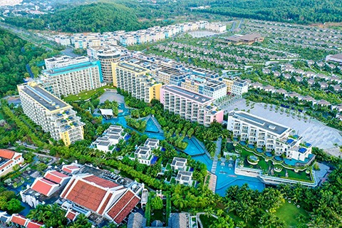 Premier Residences Phu Quoc Emerald Bay находится в комплексе Kem Beach компании Sun Group.