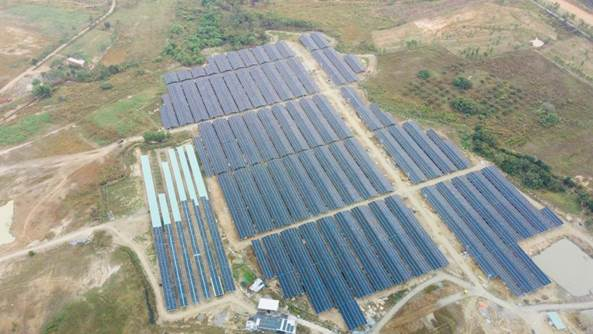Солнечные панели на ферме Сон Бинь в провинции Биньтхуан. 