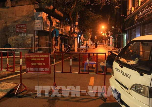 Функциональные силы зонировали и создали пост эпидемиологического контроля на улице Нгуен Конг Чы в районе Ле Чан, город Хайфон. (Фото: ВИА)