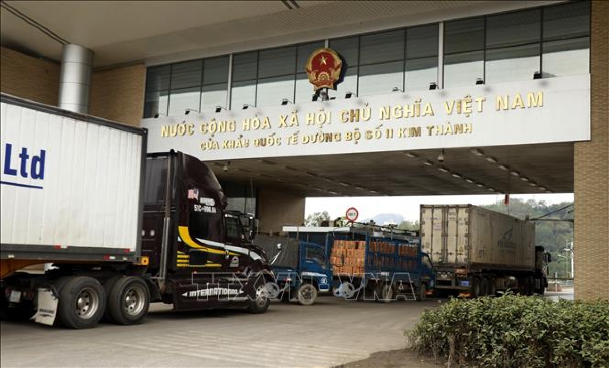 Импортно-экспортная деятельность через международные пограничные ворота Ким Тхань № 2 в провинции Лао Кай (Фото: VNA)