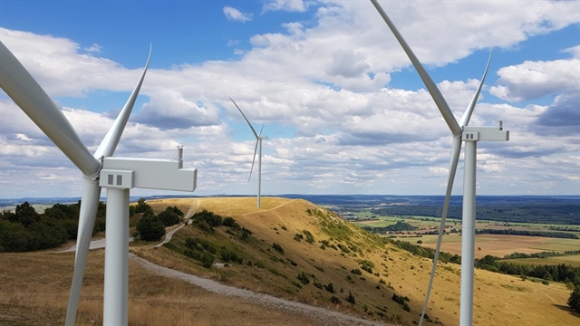Наземные ветряные турбины GE Cypress на ветряной электростанции. Фото: GE Renewable Energy