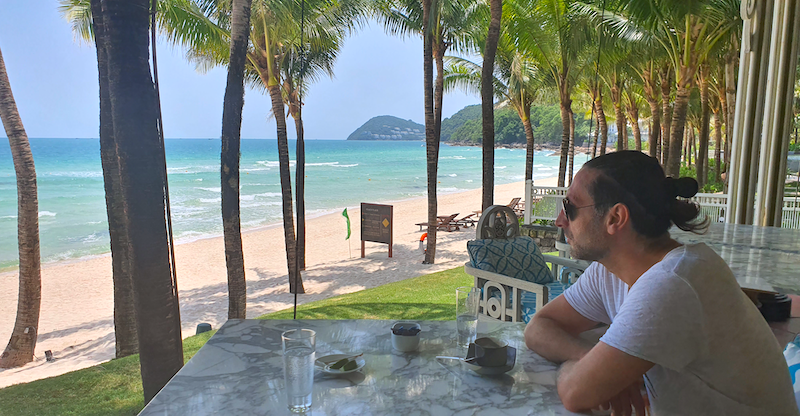 Мауро Гаспаротти, директор Savills Hotels APAC, наслаждается отдыхом на острове Фукуок несколько месяцев назад