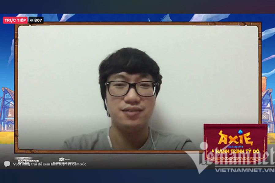 Нгуен Тхань Чунг в онлайн-ток-шоу со студентами университета FPT об успехе Axe Infinity. Фото: Vietnam Net