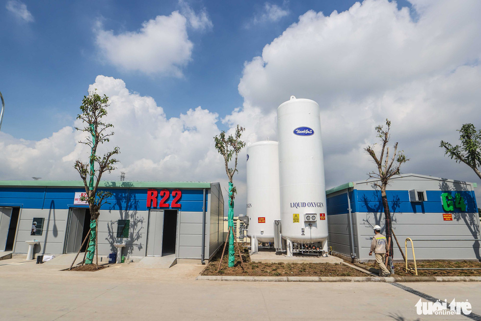 Баллон для подачи кислорода в недавно построенном полевом госпитале COVID-19 в районе Хоангмай, Ханой, 31 августа 2021 года. Фото: Nguyen Khanh / Tuoi Tre
