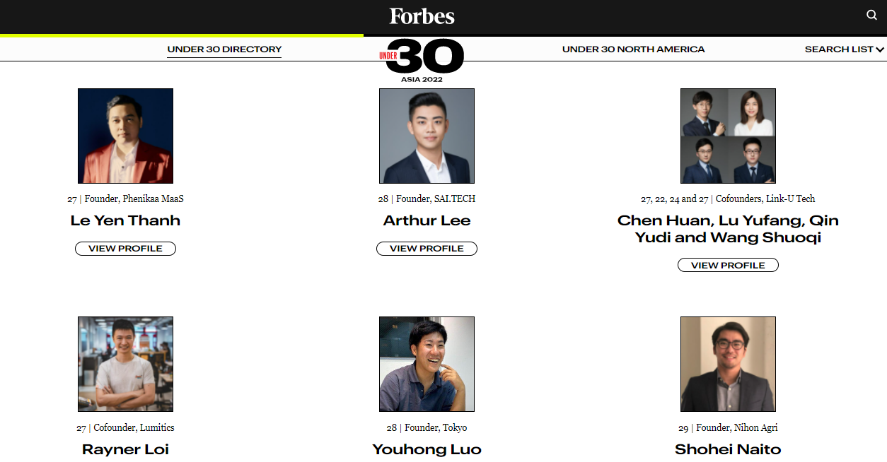 На снимке: основатель стартапа Phenikaa MaaS Ле Йен Тхань удостоен награды в списке Forbes 30 Under 30 Asia 2022 года.