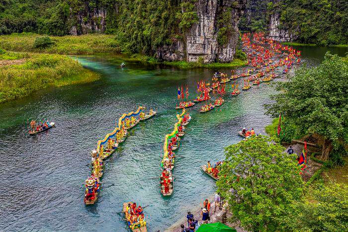 Шествие драконов на реке Нго Донг в провинции Ниньбинь. Фото: Ву Хай