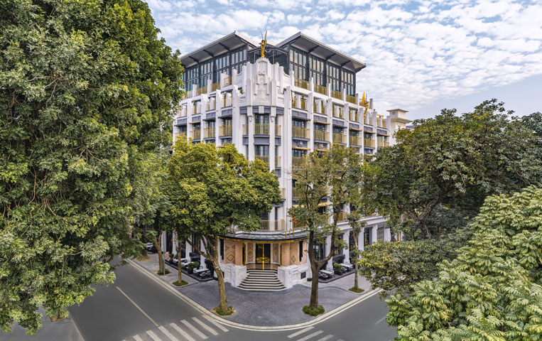 Дизайн отеля Capella Hanoi был вдохновлен ревущими 20-ми годами. Фото предоставлено отелем.