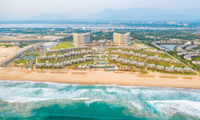Курорт Alma Resort Cam Ranh выходит на пляж Лонг Бич, город Кам Рань, провинция Кханьхоа. Фото любезно предоставлено курортом.