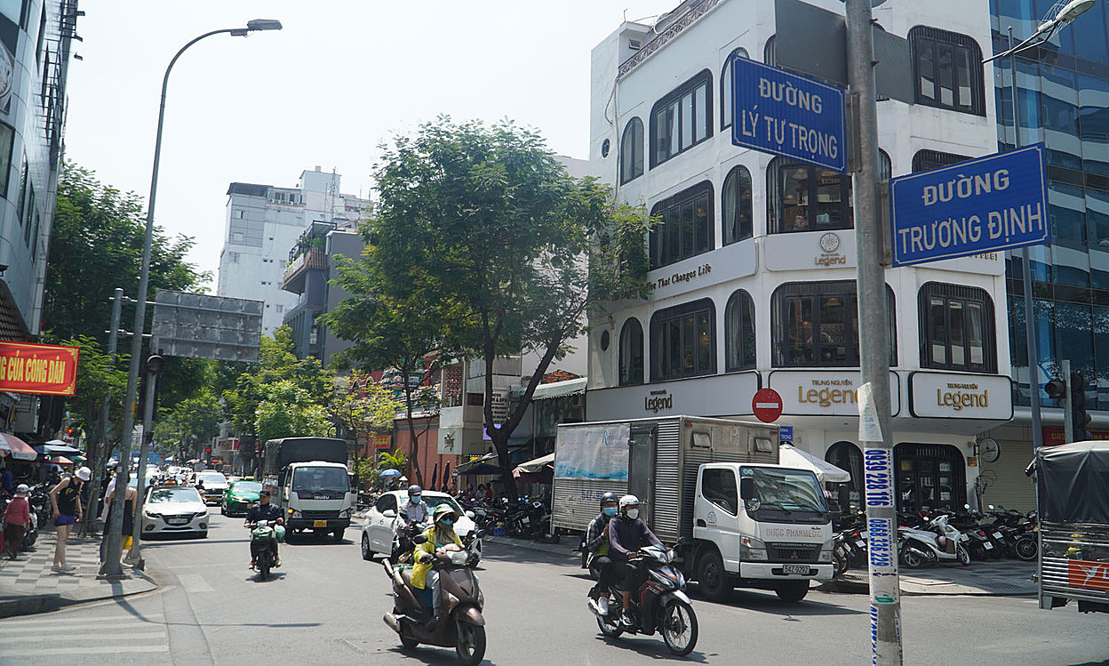 Улица Чыонг Динь частично находится в районе 1 и районе 3 Хошима, и некоторые номера домов на улице используются в обоих районах. Фото VnExpress
