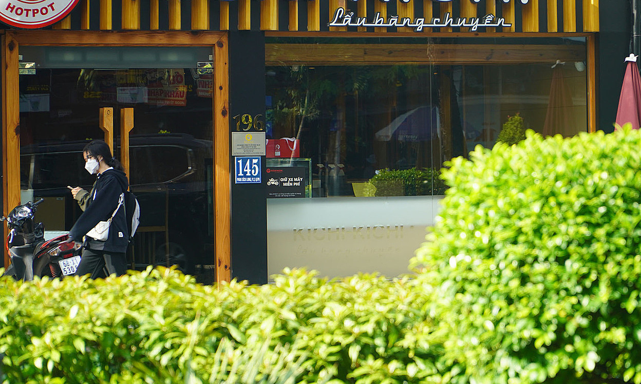 Адрес ресторана на улице Фан Сич Лонг, Хошимин, - 196 или 145. Фото: VnExpress